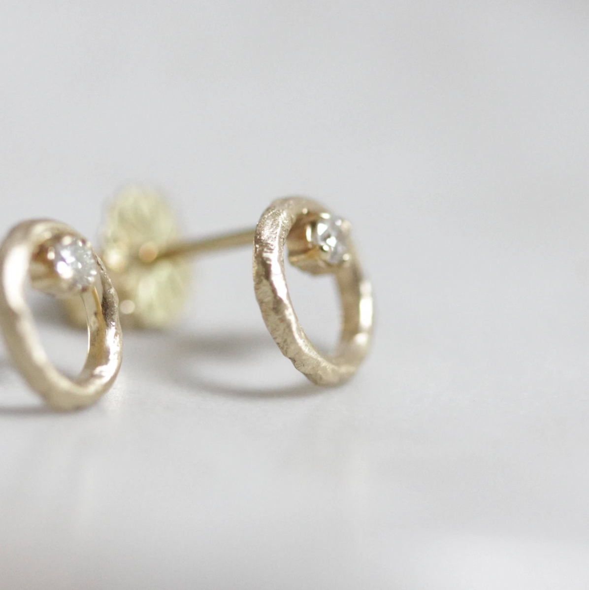 Circle Diamond Earrings – Manna